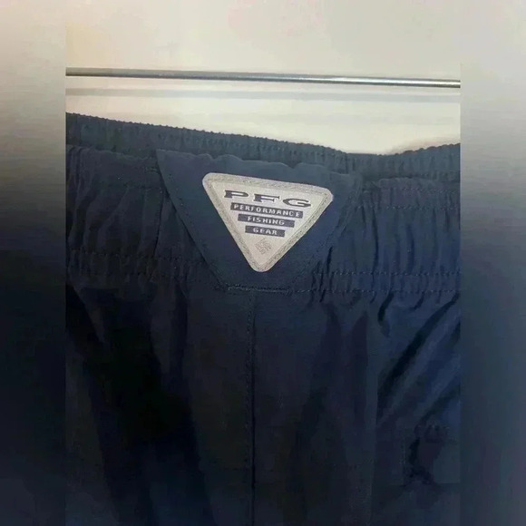 Columbia Women’s Plus PFG Backcast Navy Shorts - Size 1X - Picture 4 of 6